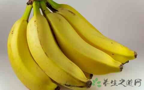 导读：摄入足够的香蕉可以调节人体生理功能它有助于改善营养不良糖尿病