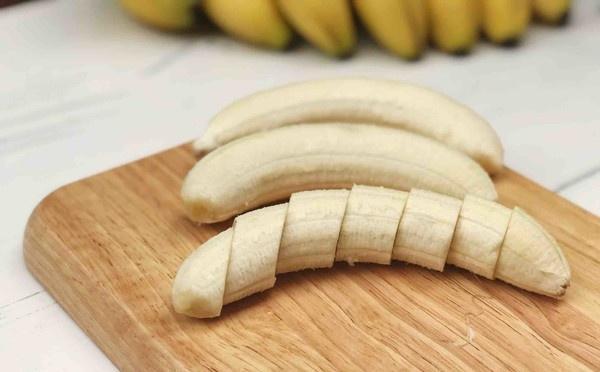 100g香蕉是多少毫升(100g香蕉有多少)