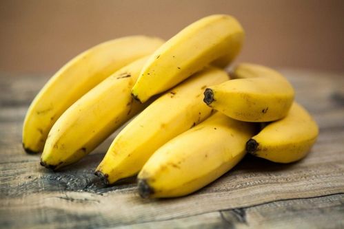 一根香蕉放多少碳水化合物(一根香蕉放多少碳水化合物会胖)
