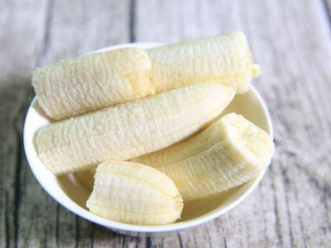 导读：本文详细解释了4根香蕉大约含有多少克糖，以及如何测量香蕉中的糖分含量