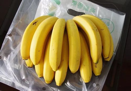 导读：买香蕉是日常非常普遍的行为在买香蕉时一般我们都不清楚一个人需要买多少斤