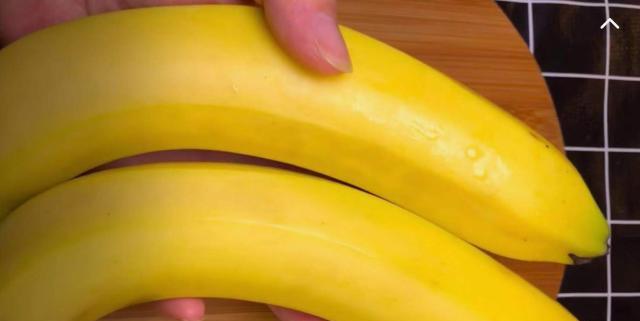 2根小香蕉多少卡路里啊(2根小香蕉多少卡路里啊图片)