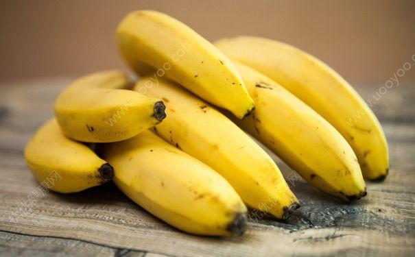【导读】本文主要介绍一个香蕉相当于多少克碳水，从总体上来看，一个香蕉的碳水量大致在115克左右